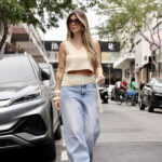 calça jeans c/ fenda posterior