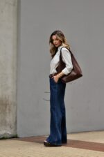 Calça Jeans Detalhe no Bolso - Imagem 2