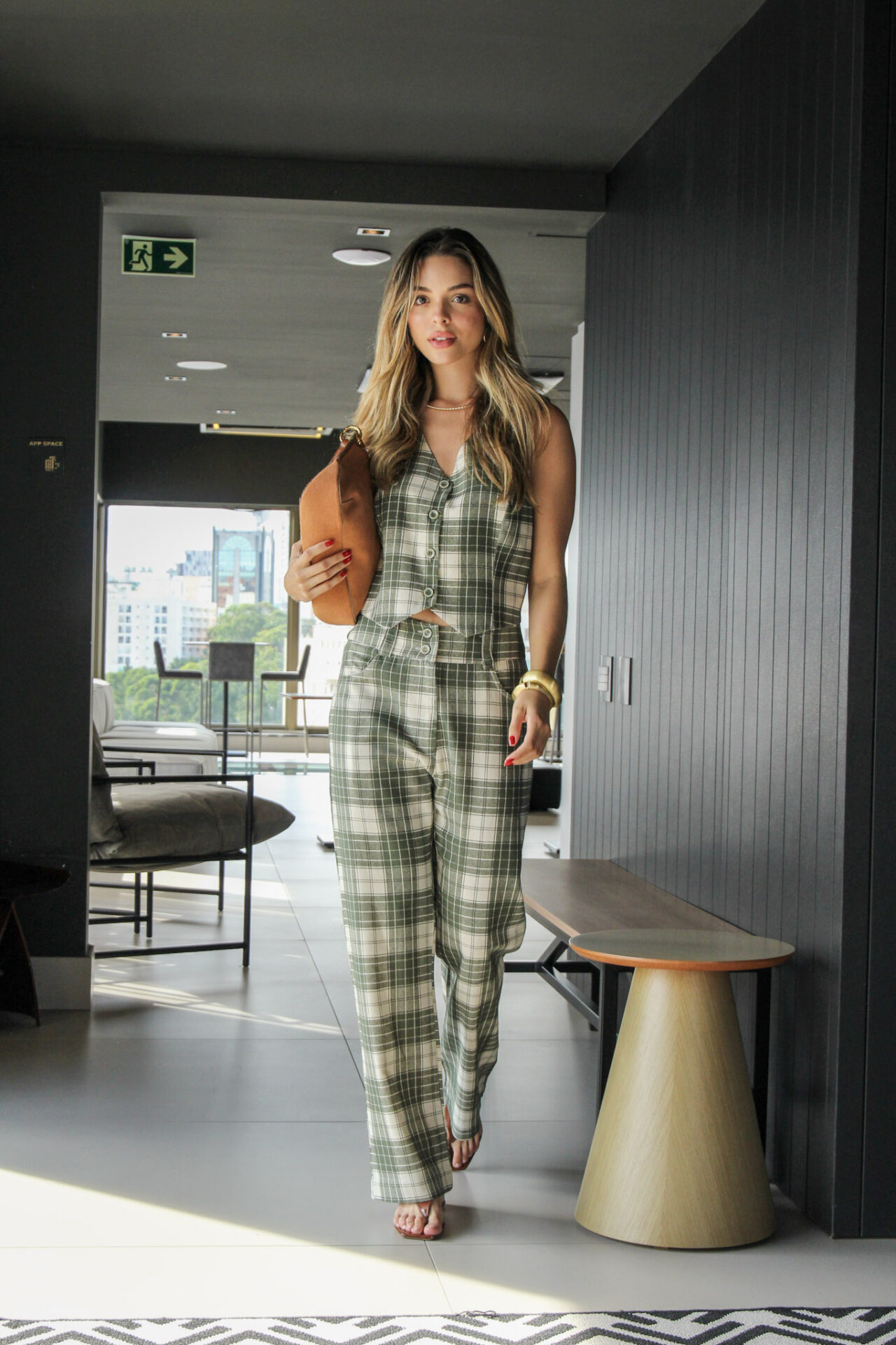 16-IMG_0251 Conjunto Colete e Calça Xadrez - Imagem 1