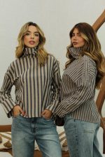 Camisa Listrada com Botões na Manga - Imagem 4