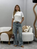 T-Shirt com Gola Alta - Imagem 3